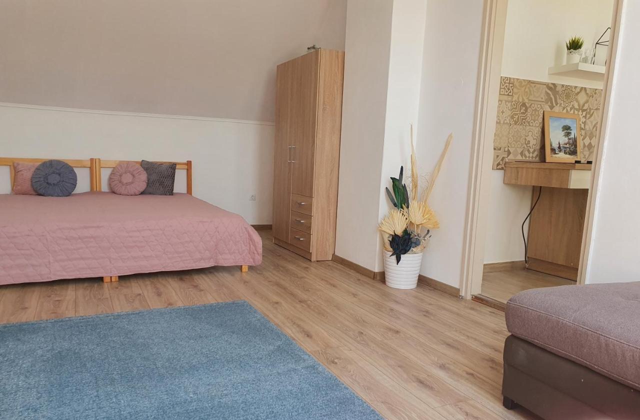 Apartament Pinkoczi Apartmanhaz Balatonalmádi Zewnętrze zdjęcie