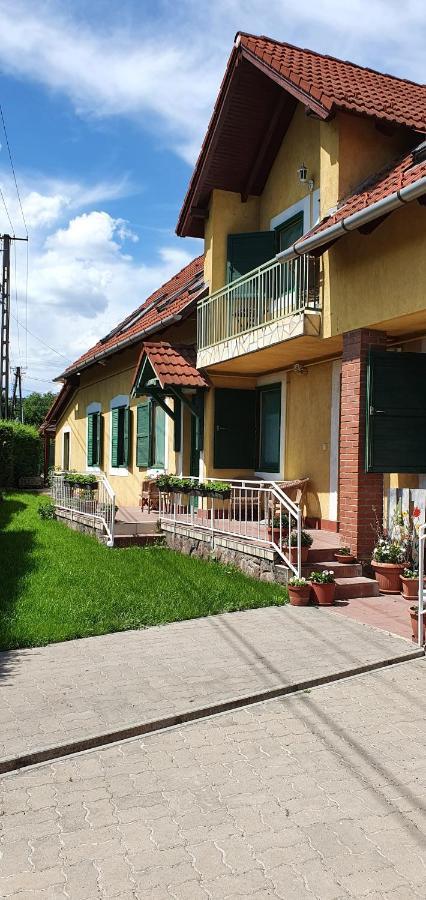 Apartament Pinkoczi Apartmanhaz Balatonalmádi Zewnętrze zdjęcie