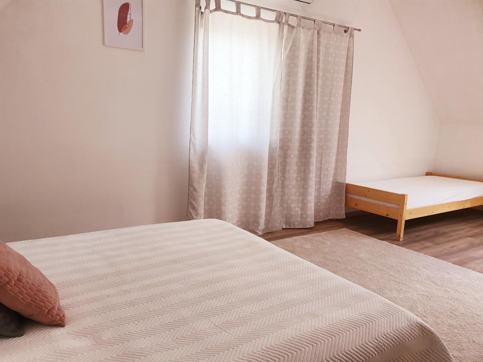 Apartament Pinkoczi Apartmanhaz Balatonalmádi Pokój zdjęcie